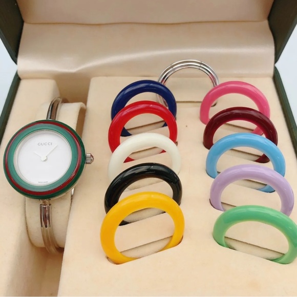 Gucci Silver Bracelet Watch with all bezels shown - Picture 4 of 11